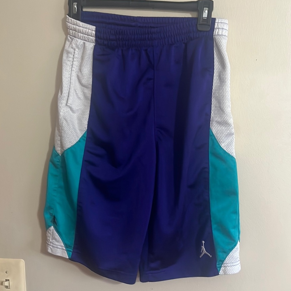 Jordan Basketball Shorts Boys Large gym athletic Purple white turquoise